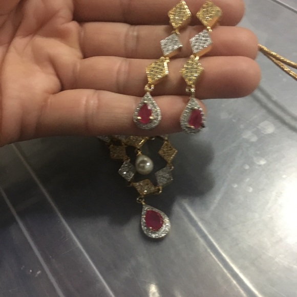 Nickel and earrings - Picture 5 of 8